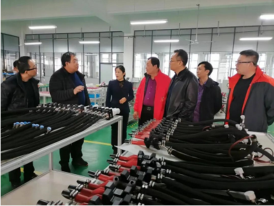 寧波市山西商會(huì)會(huì)長(zhǎng)帶隊(duì)深入企業(yè)，助力企業(yè)統(tǒng)籌用工——商會(huì)下屬人力資源公司走進(jìn)寧波國(guó)創(chuàng)機(jī)車(chē)裝備通訊設(shè)備銷(xiāo)售有限公司